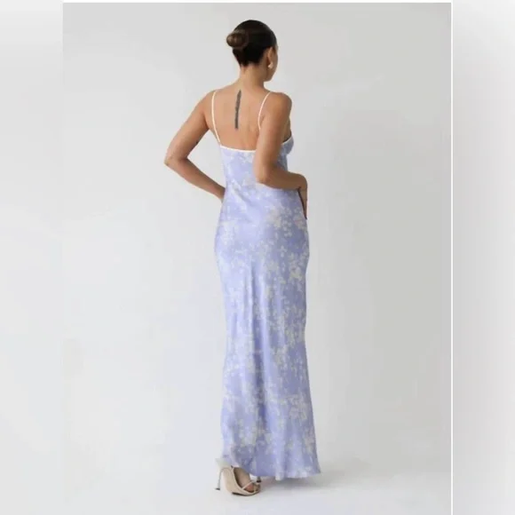 Rumored Floral Dress in Lavender and White - Picture 2 of 8